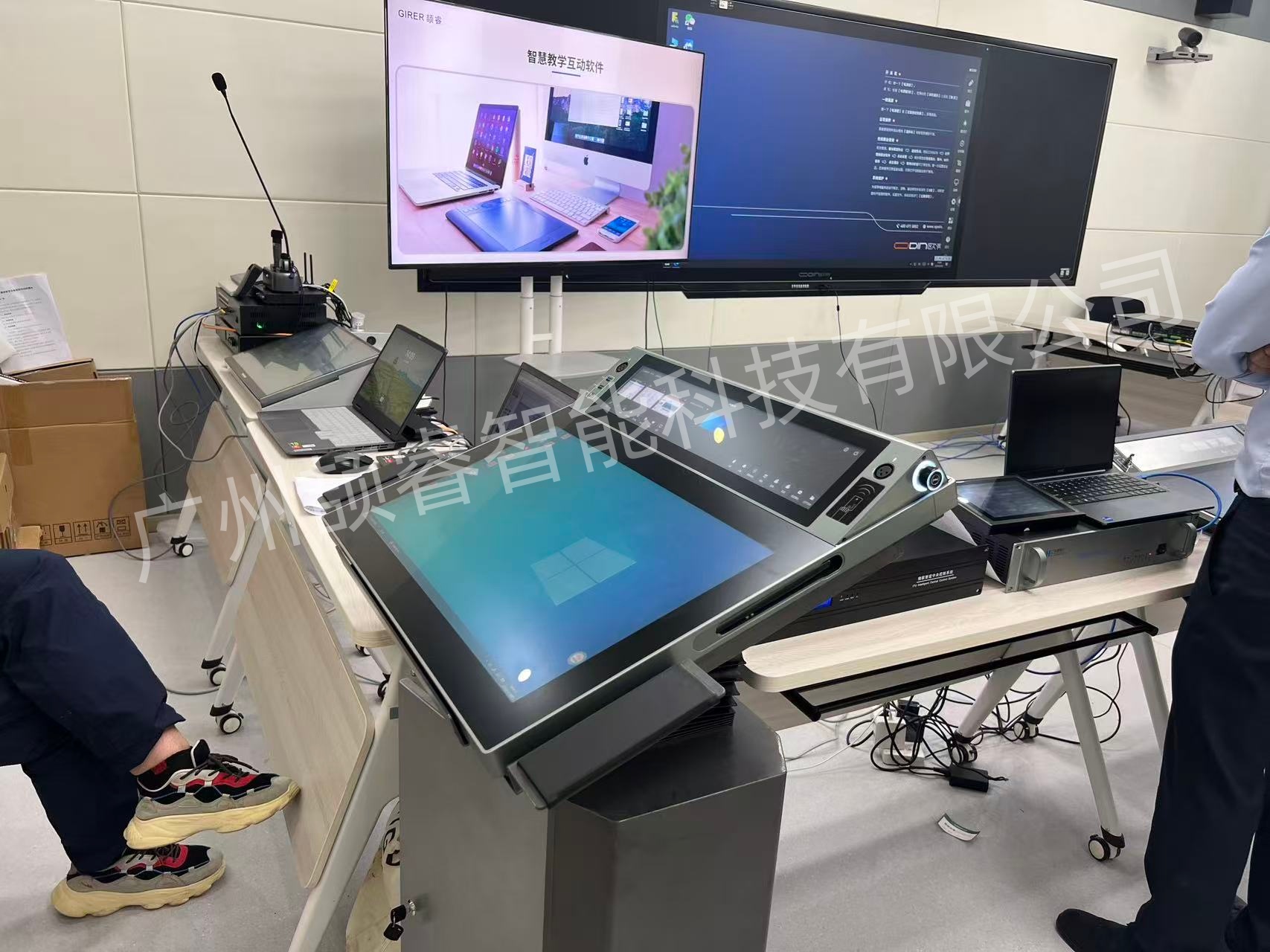 智慧讲台:拥抱教育AI新时代,开启智慧课堂新篇章