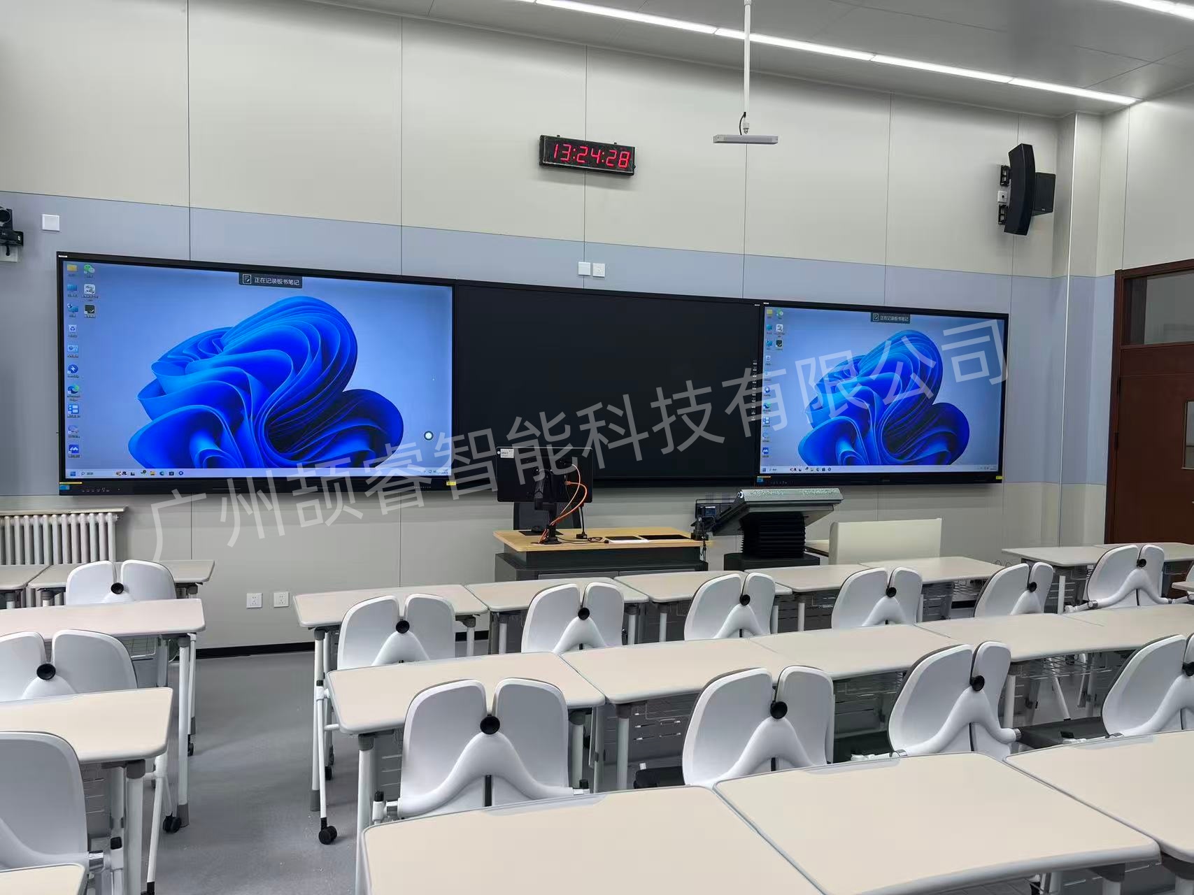 江苏“AI+教育”浪潮奔涌，智慧教室与智能讲台筑就未来课堂新基石